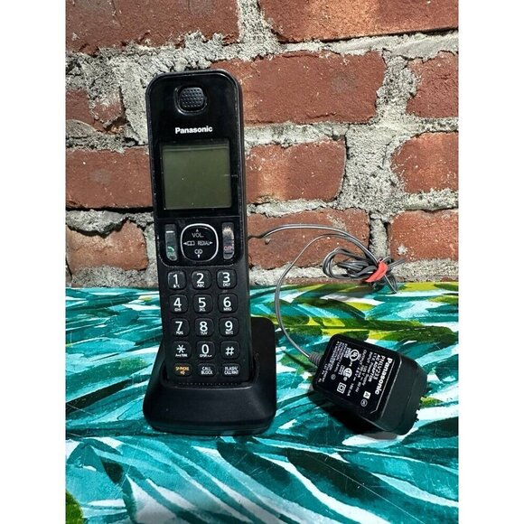 Panasonic KX-TGFA30 M DECT 6.0 Cordless Handset for KX-TGF38 Series and Charger - Picture 1 of 8